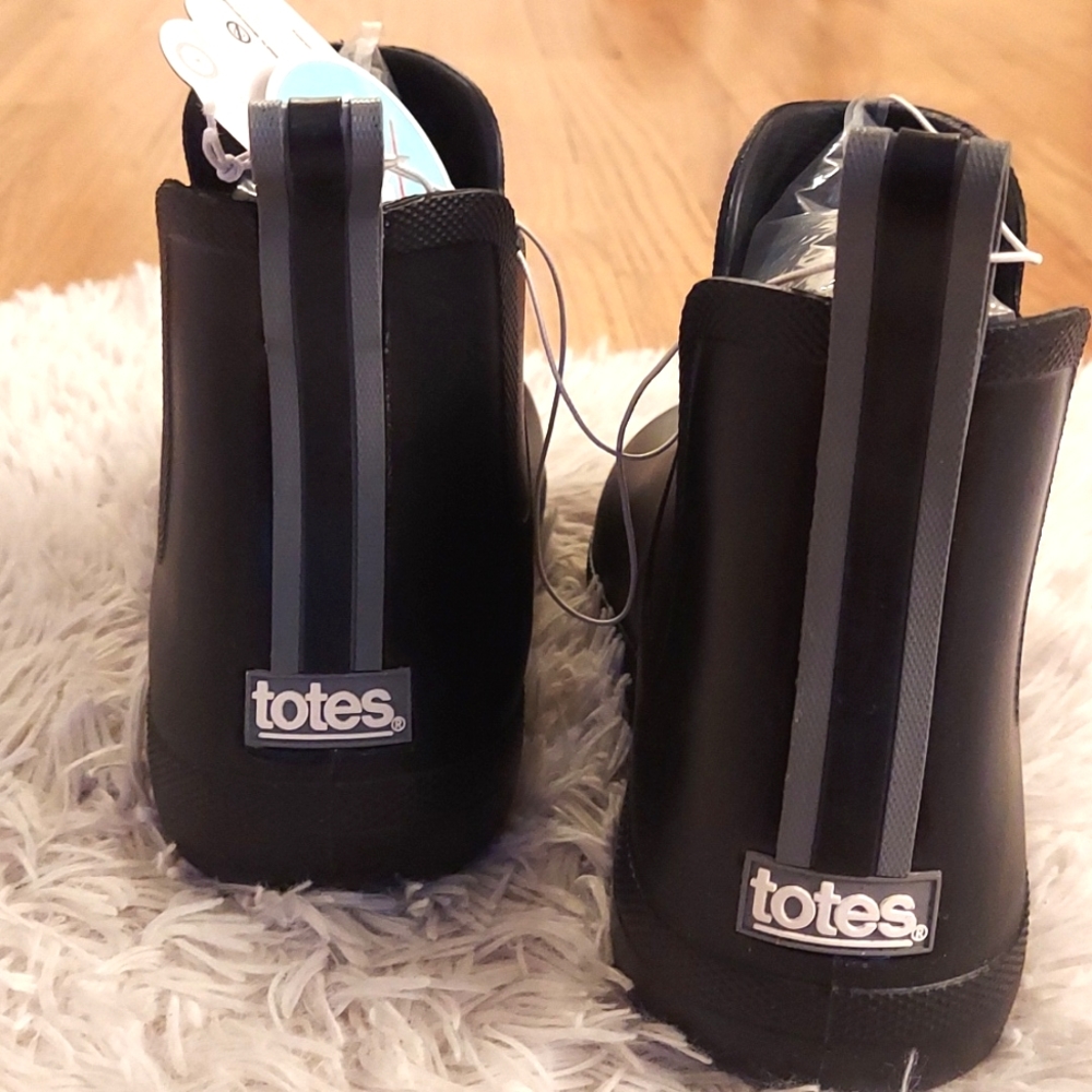 Totes Cirrus Slip Resistant Slip-on Rain Boots - Picture 6 of 8